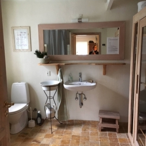 Stort toilet til værelserne