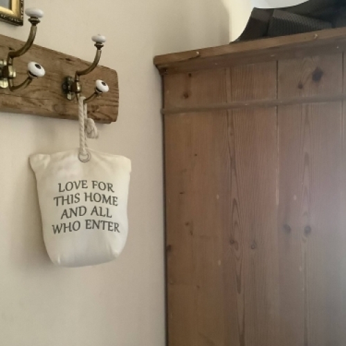 Knager og skab i entre