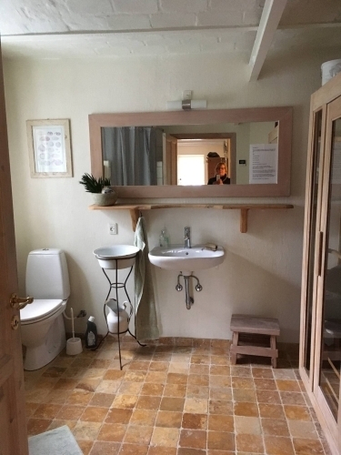 Stort toilet til værelserne